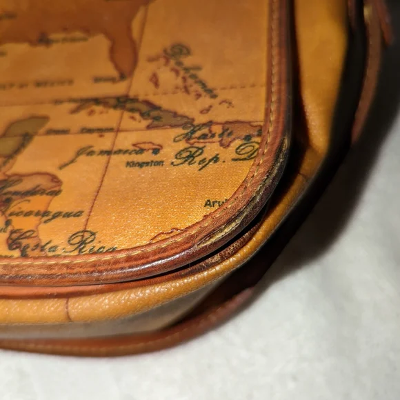 Alviero Martini Leather Map United States Featured!! Crossbody Bag. - Picture 15 of 15